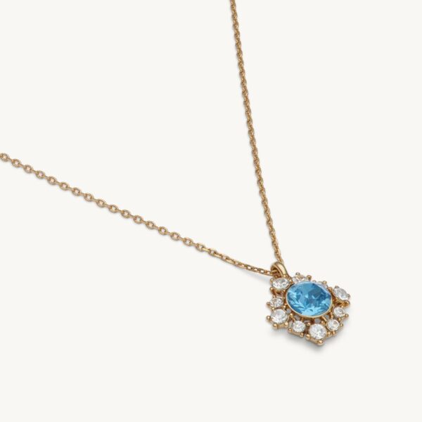 Emily Halsband | Ice blue