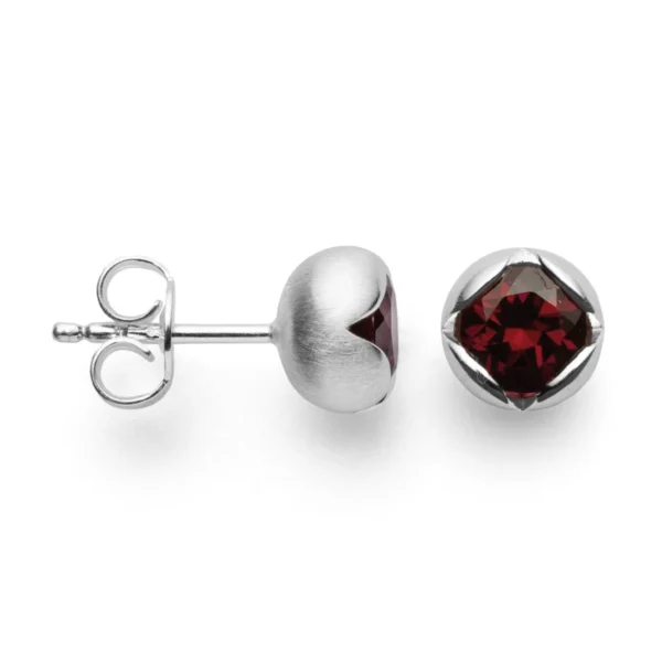 925/- örhängen satin, granat 1,66ct